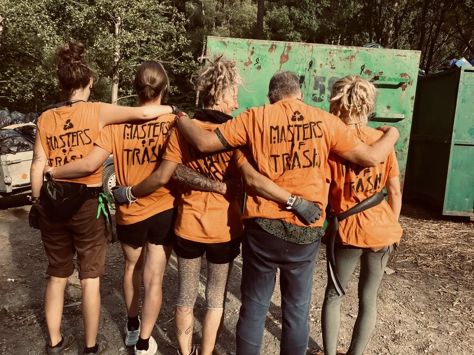 Masters of Trash - history team